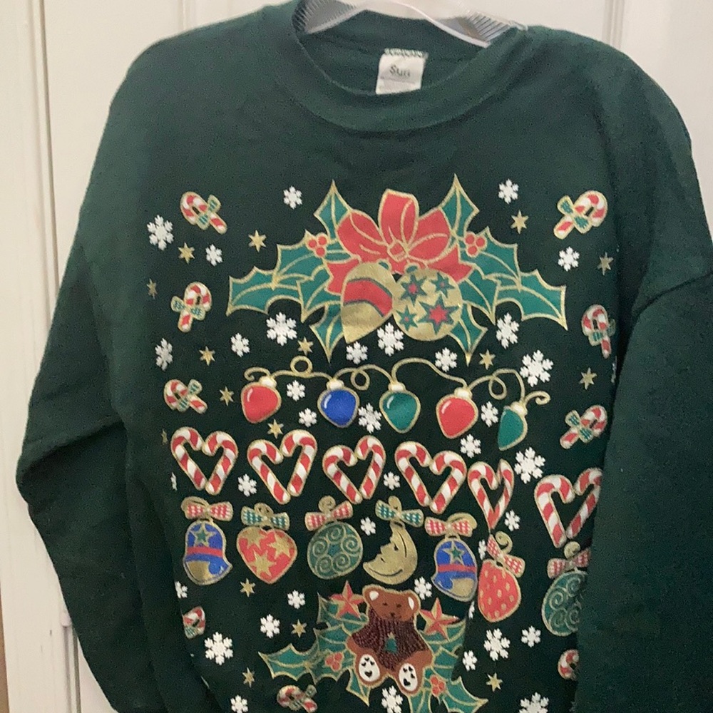 FINAL MARKDOWN Sun sportswear holiday sweatshirt medium